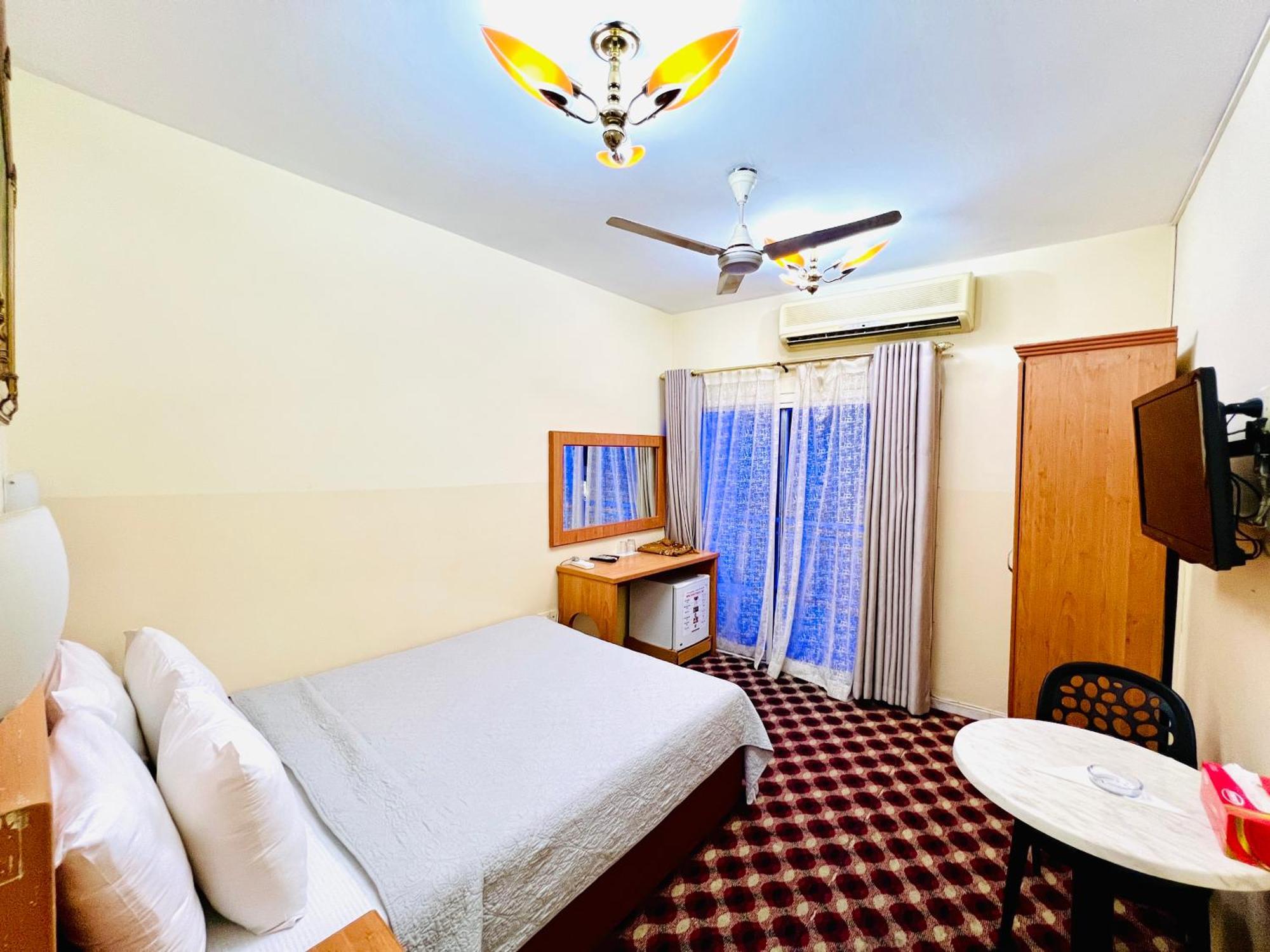 Al Ahrar Hotel Dubai Exterior photo